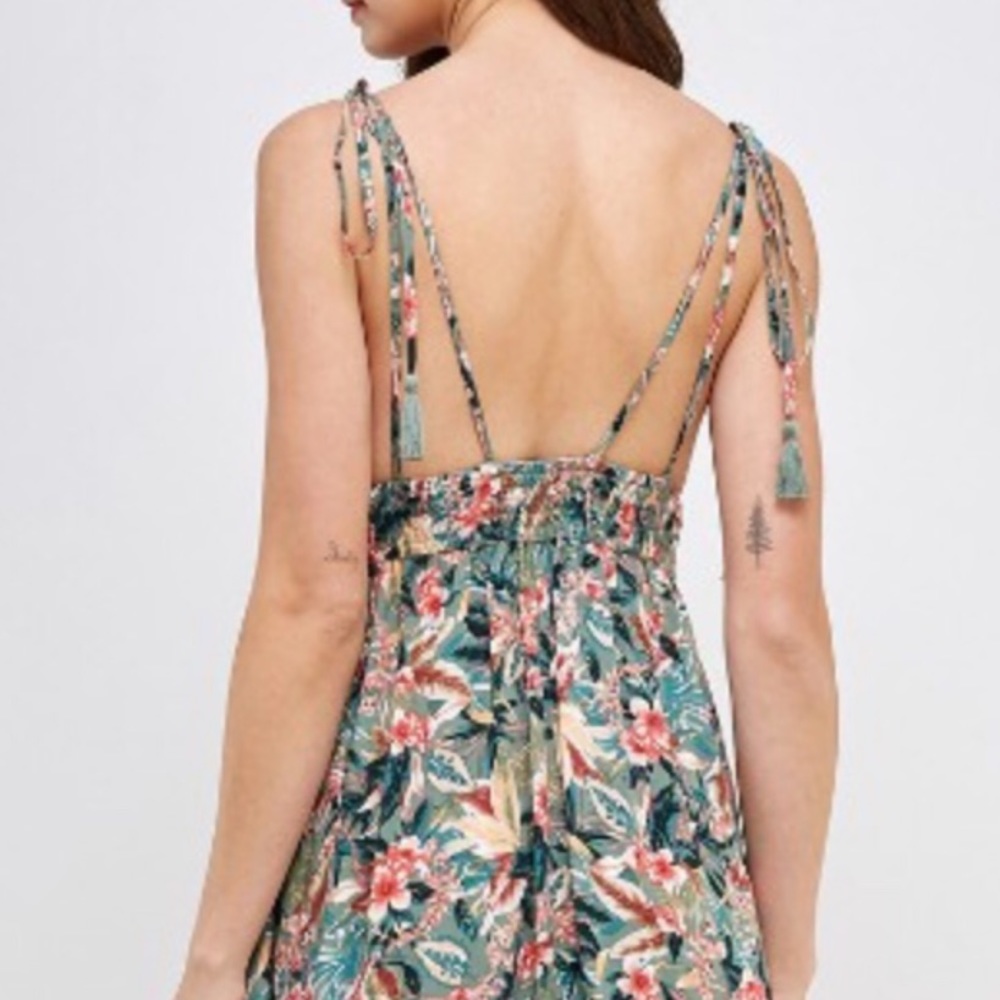 Green Floral Dress 🚨NEW🚨 - Picture 3 of 12